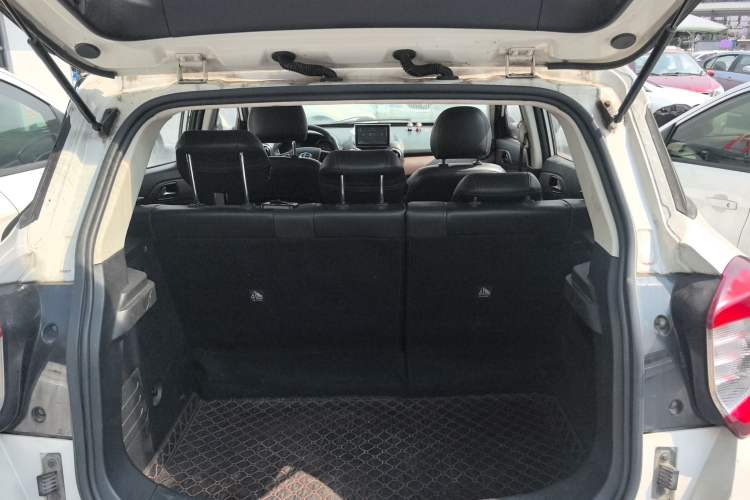 Used BAIC Changhe Q35 2016 1.5L Manual Smart Edition Trunk