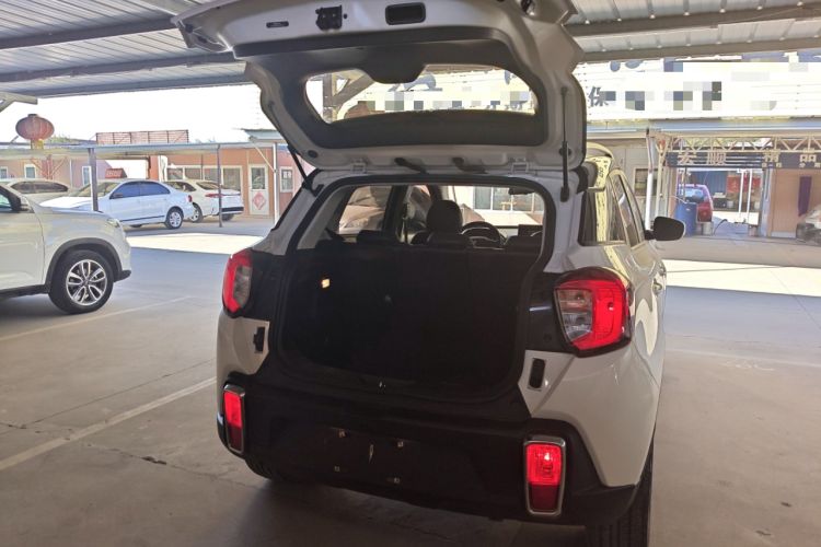 Used BAIC Changhe Q35 2016 1.5L Manual Smart Edition Trunk