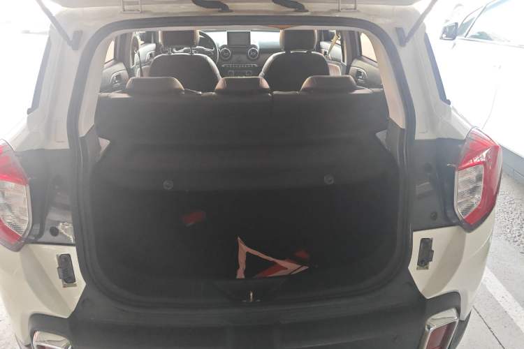 Used BAIC Changhe Q35 2016 1.5L Automatic Smart Edition Trunk