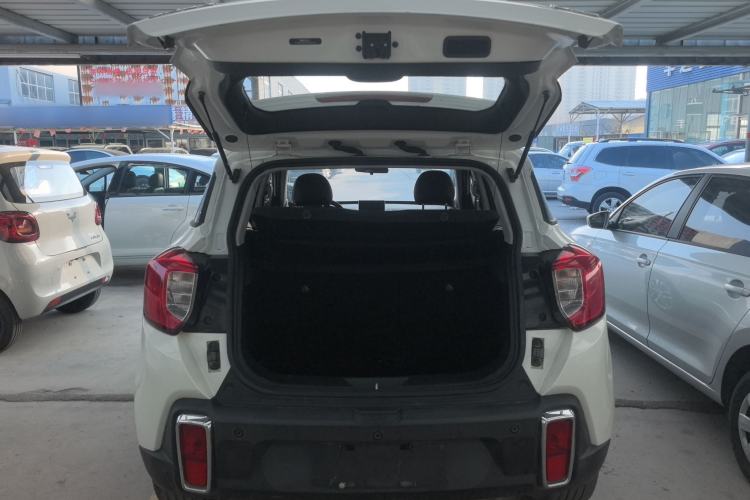 Used BAIC Changhe Q35 2016 1.5L Manual Smart Edition Trunk