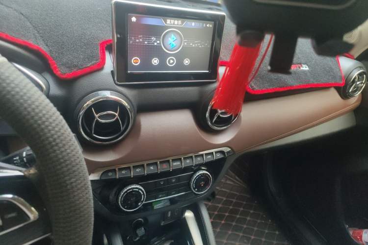 Used BAIC Changhe Q35 2016 1.5L Automatic Smart Edition Audio And AC Panel