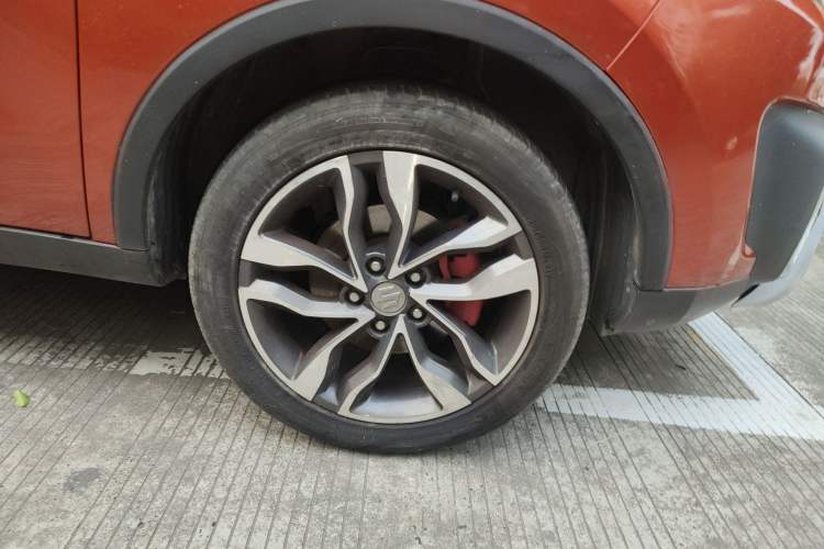 Used BAIC Changhe Q35 2016 1.5L Automatic Smart Edition Right Front Wheel Hub