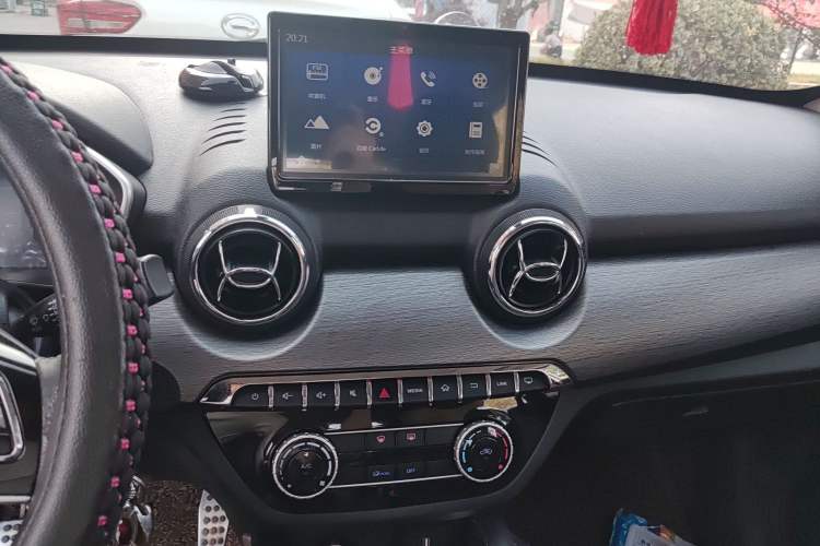 Used BAIC Changhe Q35 2018 1.5L Manual Smart Edition Audio And AC Panel