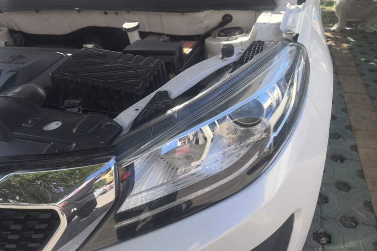 Used BAIC Changhe Q35 2018 1.5L Manual Smart Edition Engine Bay Left