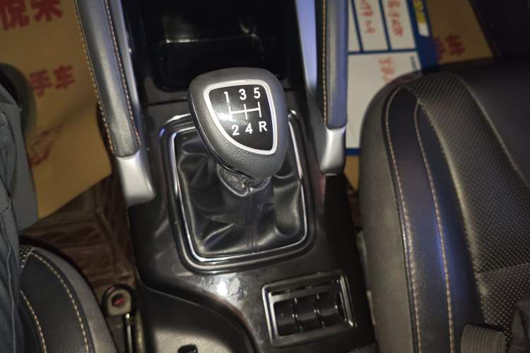 Used BAIC Changhe Q35 2018 1.5L Manual Smart Edition Gear Lever