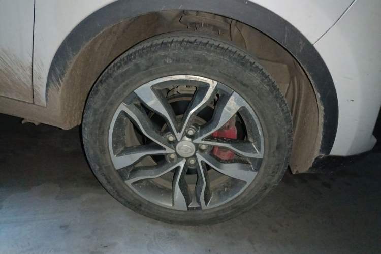 Used BAIC Changhe Q35 2018 1.5L Manual Cool Edition Right Front Wheel Hub