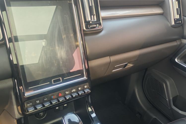 Used BAIC Changhe Q7 2018 1.5T CVT Elite Model Audio And AC Panel