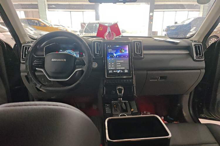 Used BAIC Changhe Q7 2018 1.5T CVT Elite Model Center Console