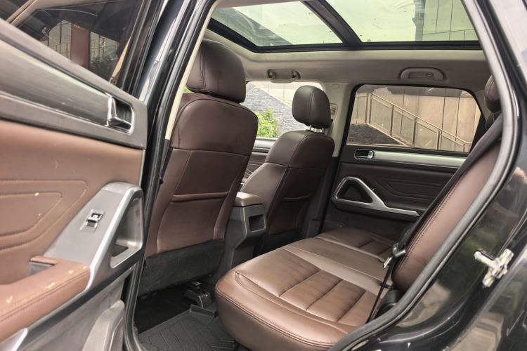 Used BAIC Changhe Q7 2018 1.5T manual luxury version 7 seats Interior 4
