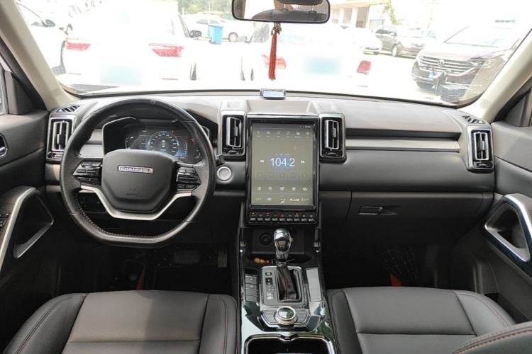 Used BAIC Changhe Q7 2018 1.5T CVT Elite Model Center Console