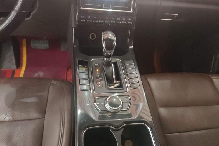 Used BAIC Changhe Q7 2018 1.5T CVT Luxury Model Gear Lever