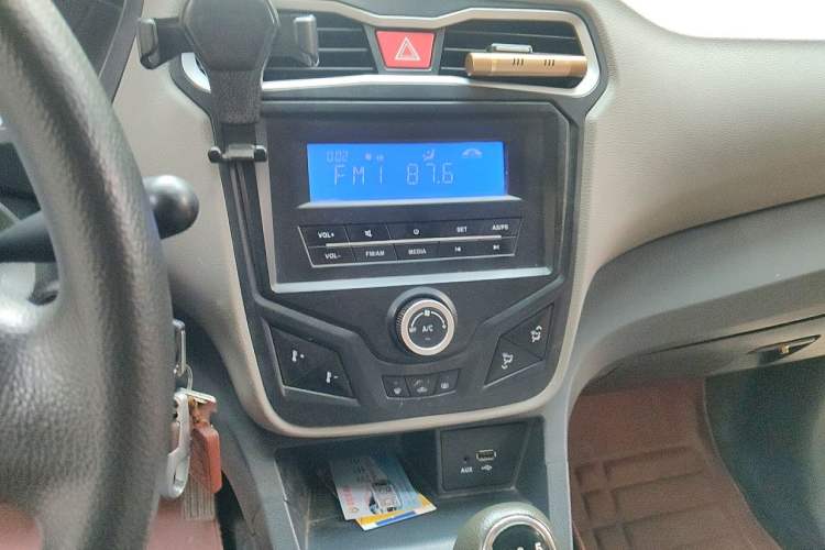 Used BAIC Changhe Wagon R 2018 1.4L Manual Value Edition Audio And AC Panel