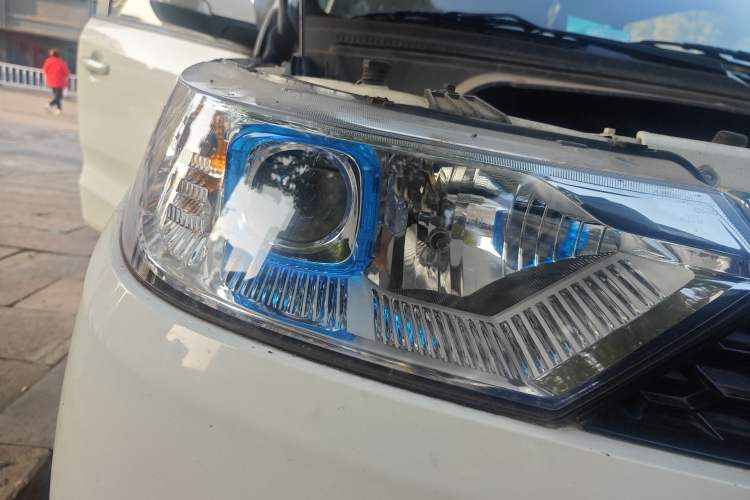 Used BAIC Changhe Wagon R 2018 1.4L Manual Comfort Version Right Front Headlight