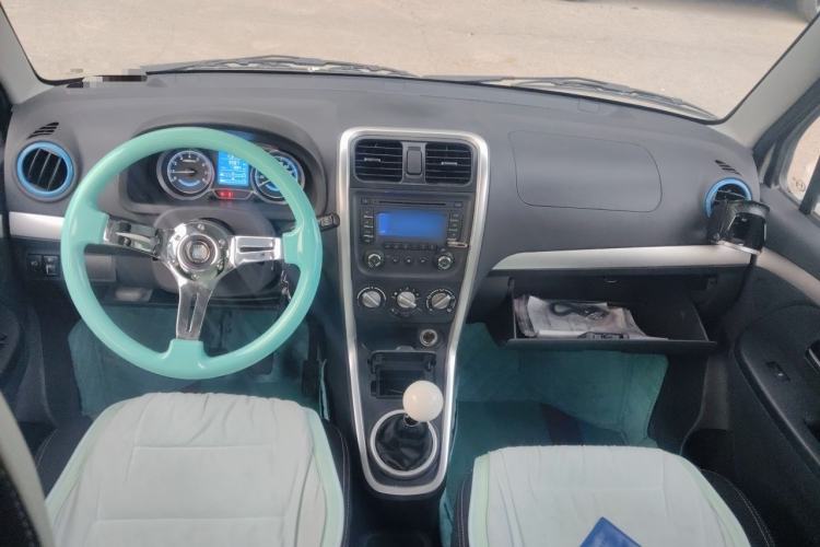 Used BAIC Changhe Wagon R 2023 1.4L Standard Edition Center Console