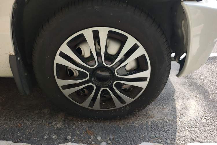 Used BAIC Changhe Wagon R 2023 1.4L Standard Edition Right Front Wheel Hub