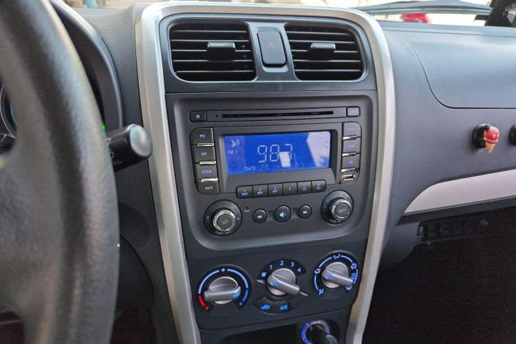 Used BAIC Changhe Wagon R X5 2019 1.4L Elite Edition Audio And AC Panel