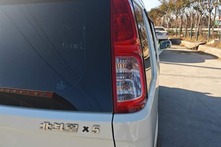 Used BAIC Changhe Wagon R X5 2019 Revised Version 1.4L Elite Edition Exterior 6