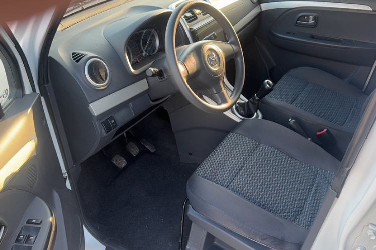 Used BAIC Changhe Wagon R X5 2019 1.4L Elite Edition Interior 2