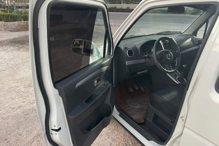 Used BAIC Changhe Wagon R X5 2019 Revised Version 1.4L Elite Edition Interior 7