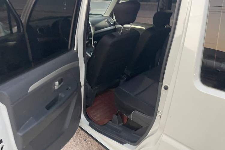 Used BAIC Changhe Wagon R X5 2019 Revised Version 1.4L Elite Edition Interior 9