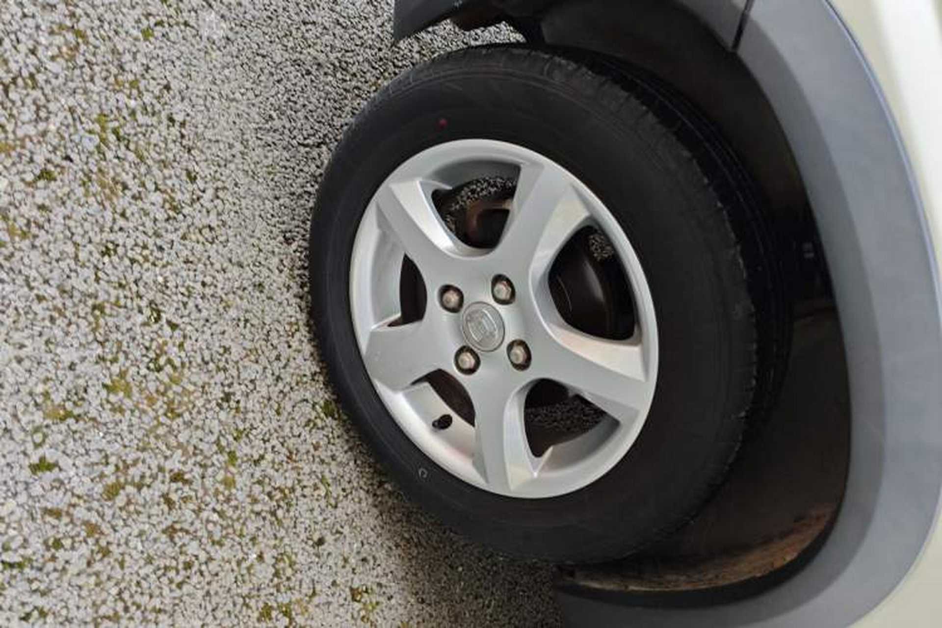 Used BAIC Changhe Wagon R X5 2019 1.4L Elite Edition Left Front Wheel Hub