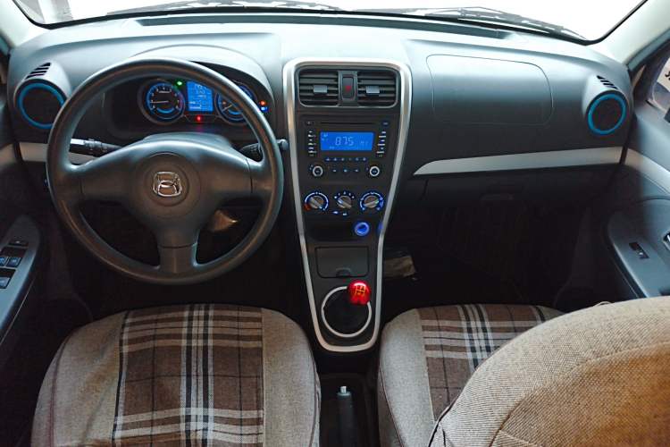 Used BAIC Changhe Wagon R X5 2023 1.4L Standard Edition Center Console