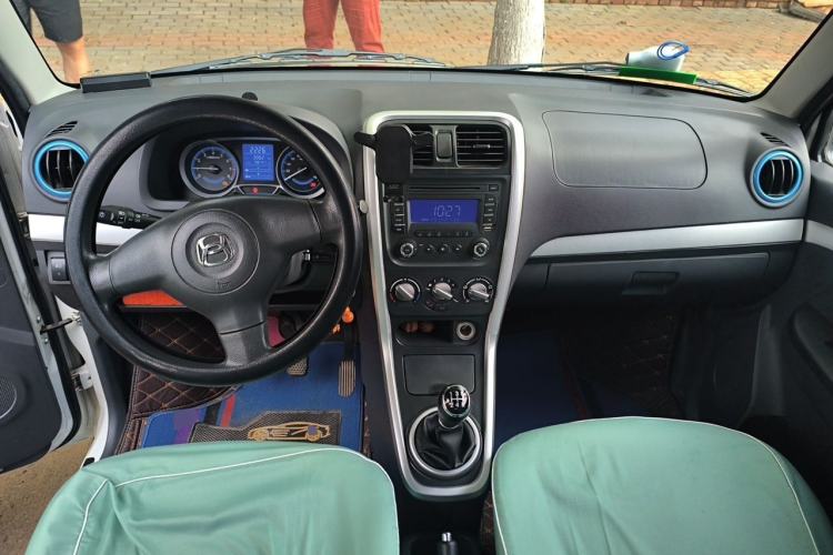 Used BAIC Changhe Wagon R X5 2023 1.4L Standard Edition Center Console