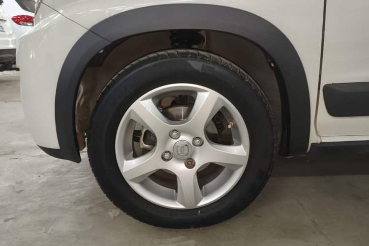 Used BAIC Changhe Wagon R X5 2023 1.4L Standard Edition Left Front Wheel Hub