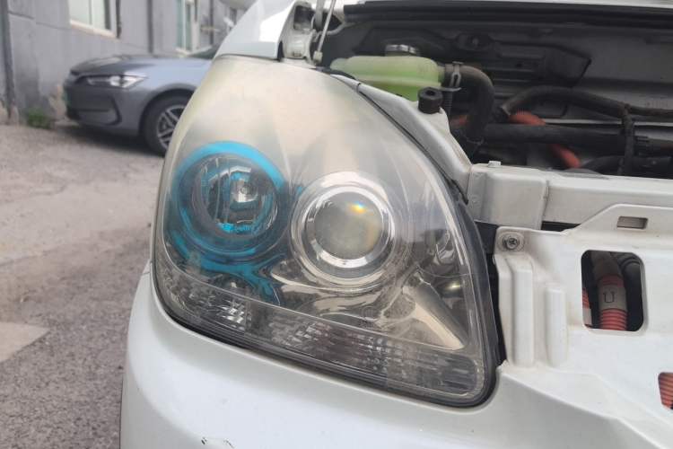 Used BAIC Changhe Wagon R X5E 2017 EV268 Comfort Edition Right Front Headlight