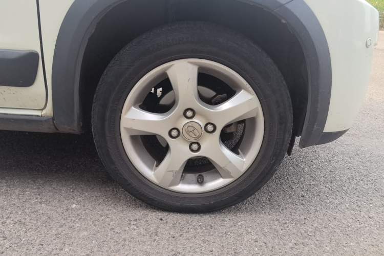 Used BAIC Changhe Wagon R X5E 2017 EV268 Comfort Edition Right Front Wheel Hub
