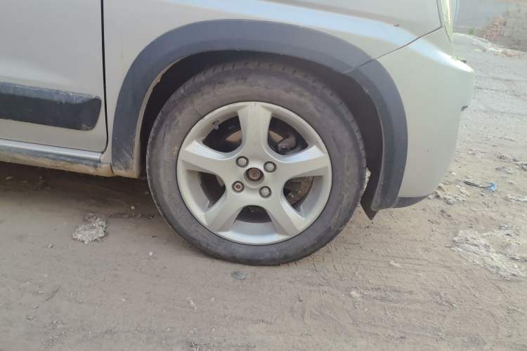 Used BAIC Changhe Wagon R X5E 2017 EV168 Ambition Edition Right Front Wheel Hub
