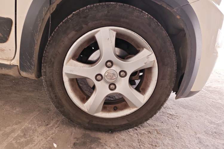Used BAIC Changhe Wagon R X5E 2017 EV268 Comfort Edition Right Front Wheel Hub