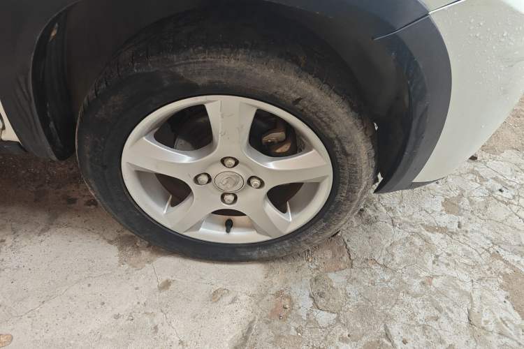 Used BAIC Changhe Wagon R X5E 2017 EV168 Ambition Edition Right Front Wheel Hub