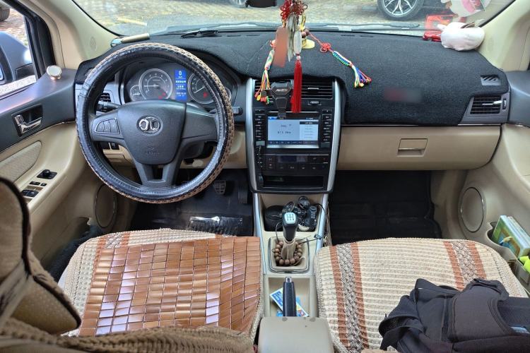 Used BAIC E Series 2012 Hatchback 1.5L Manual Leshang Version Center Console