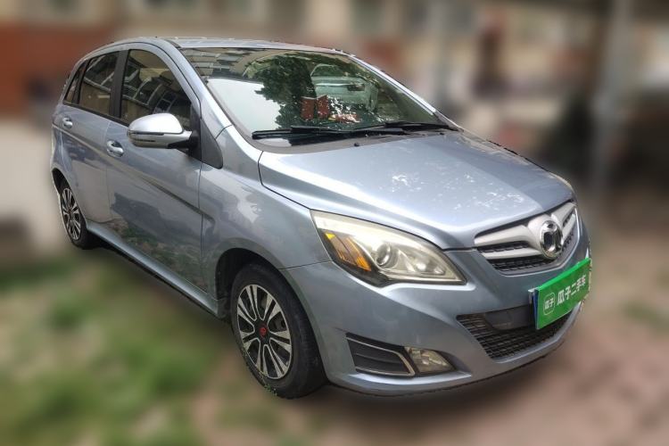 Used BAIC E Series 2012 Hatchback 1.3L Manual Liking Edition Front Right 45 Deg