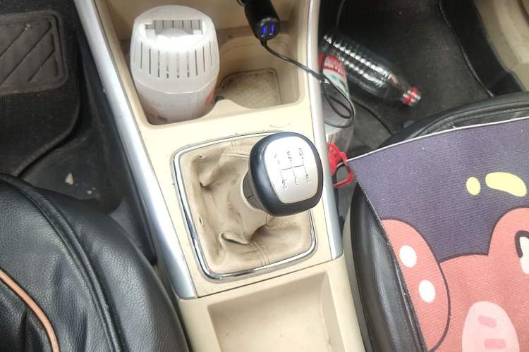 Used BAIC E Series 2012 Hatchback 1.3L Manual Liking Edition Gear Lever