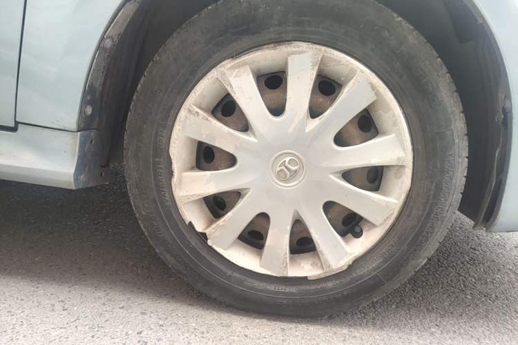 Used BAIC E Series 2012 Hatchback 1.3L Manual Liking Edition Right Front Wheel Hub