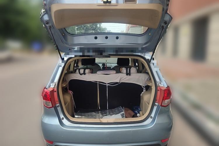 Used BAIC E Series 2012 Hatchback 1.3L Manual Liking Edition Trunk
