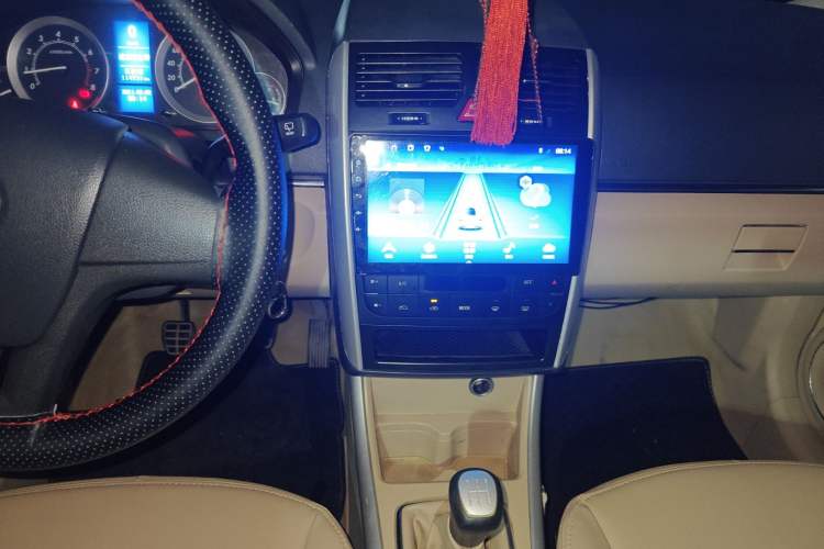 Used BAIC E Series 2012 Hatchback 1.5L Manual Leshang Version Audio And AC Panel