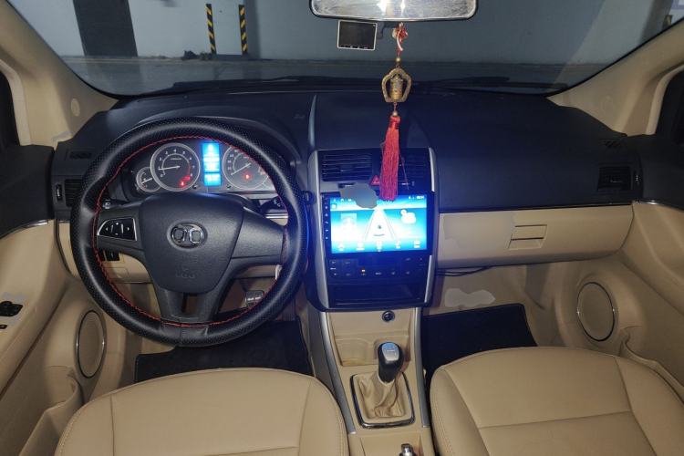 Used BAIC E Series 2012 Hatchback 1.5L Manual Leshang Version Center Console