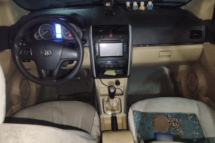 Used BAIC E Series 2012 Hatchback 1.5L Manual Leshang Version Center Console
