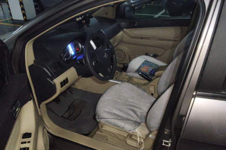 Used BAIC E Series 2012 Hatchback 1.5L Manual Leshang Version Driver Seat