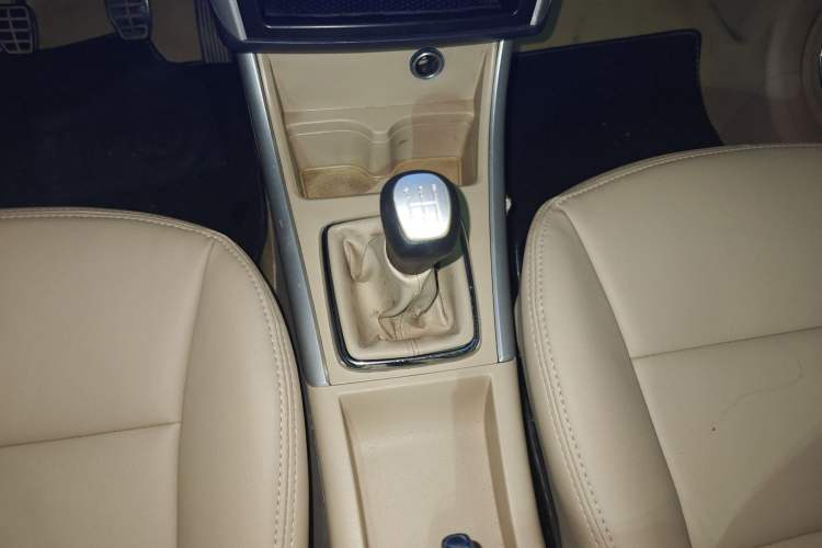 Used BAIC E Series 2012 Hatchback 1.5L Manual Leshang Version Gear Lever