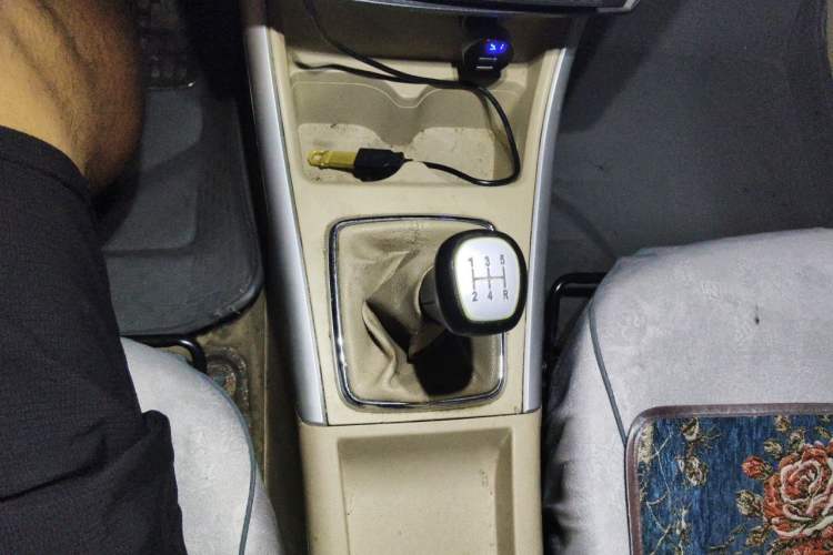 Used BAIC E Series 2012 Hatchback 1.5L Manual Leshang Version Gear Lever