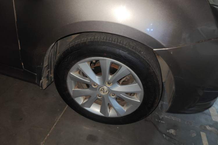 Used BAIC E Series 2012 Hatchback 1.5L Manual Leshang Version Right Front Wheel Hub