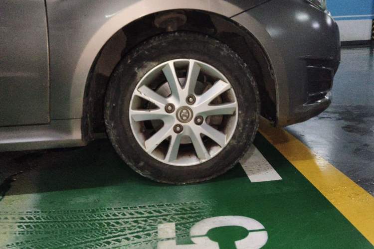 Used BAIC E Series 2012 Hatchback 1.5L Manual Leshang Version Right Front Wheel Hub