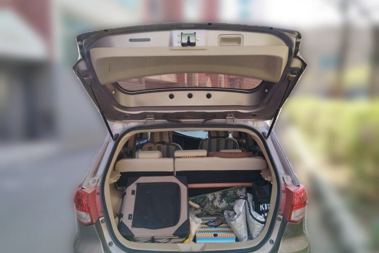 Used BAIC E Series 2012 Hatchback 1.3L Manual Liking Edition Trunk