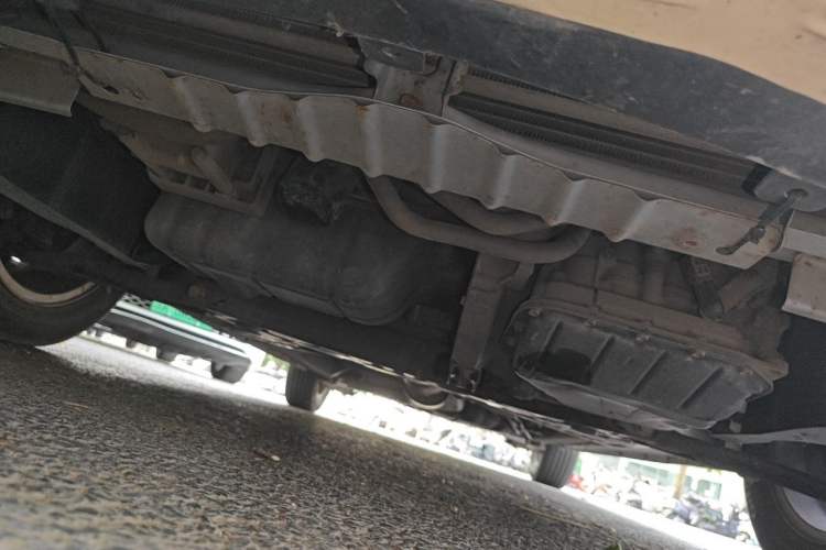 Used BAIC E Series 2012 Hatchback 1.5L Automatic Leshang Version Chassis Front