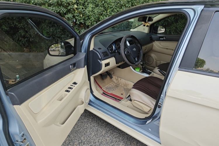 Used BAIC E Series 2012 Hatchback 1.5L Automatic Leshang Version Driver Seat