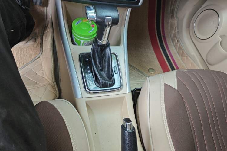 Used BAIC E Series 2012 Hatchback 1.5L Automatic Leshang Version Gear Lever